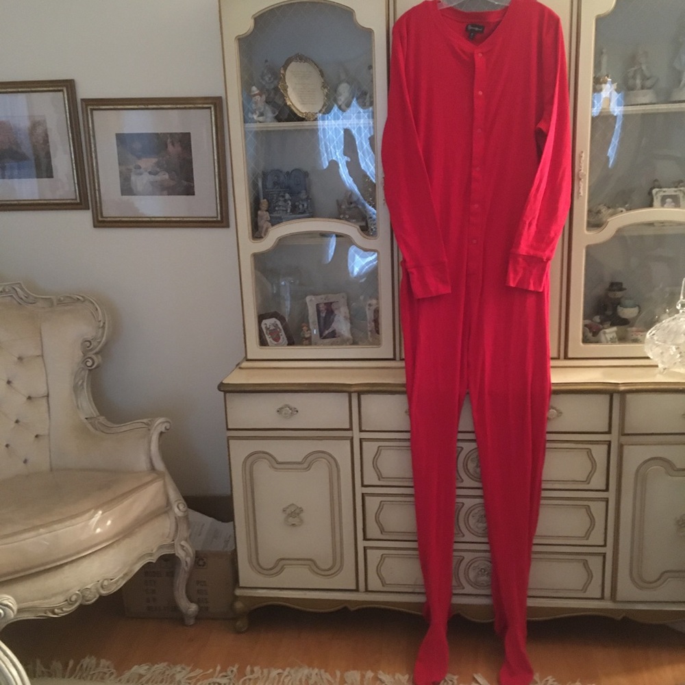 NWOT Men’s Pajamagramj Red Onesie feet in/drop seat PJs SZ L. B:1059-8  7/14/26